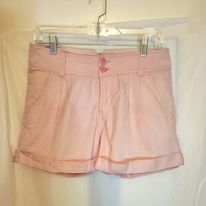 H & M ladies sz 6 pleaded shorts